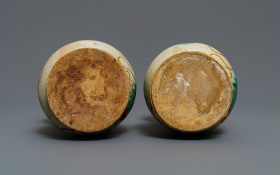 A pair of polychrome Italian maiolica albarelli, Deruta, 2nd half 16th C.